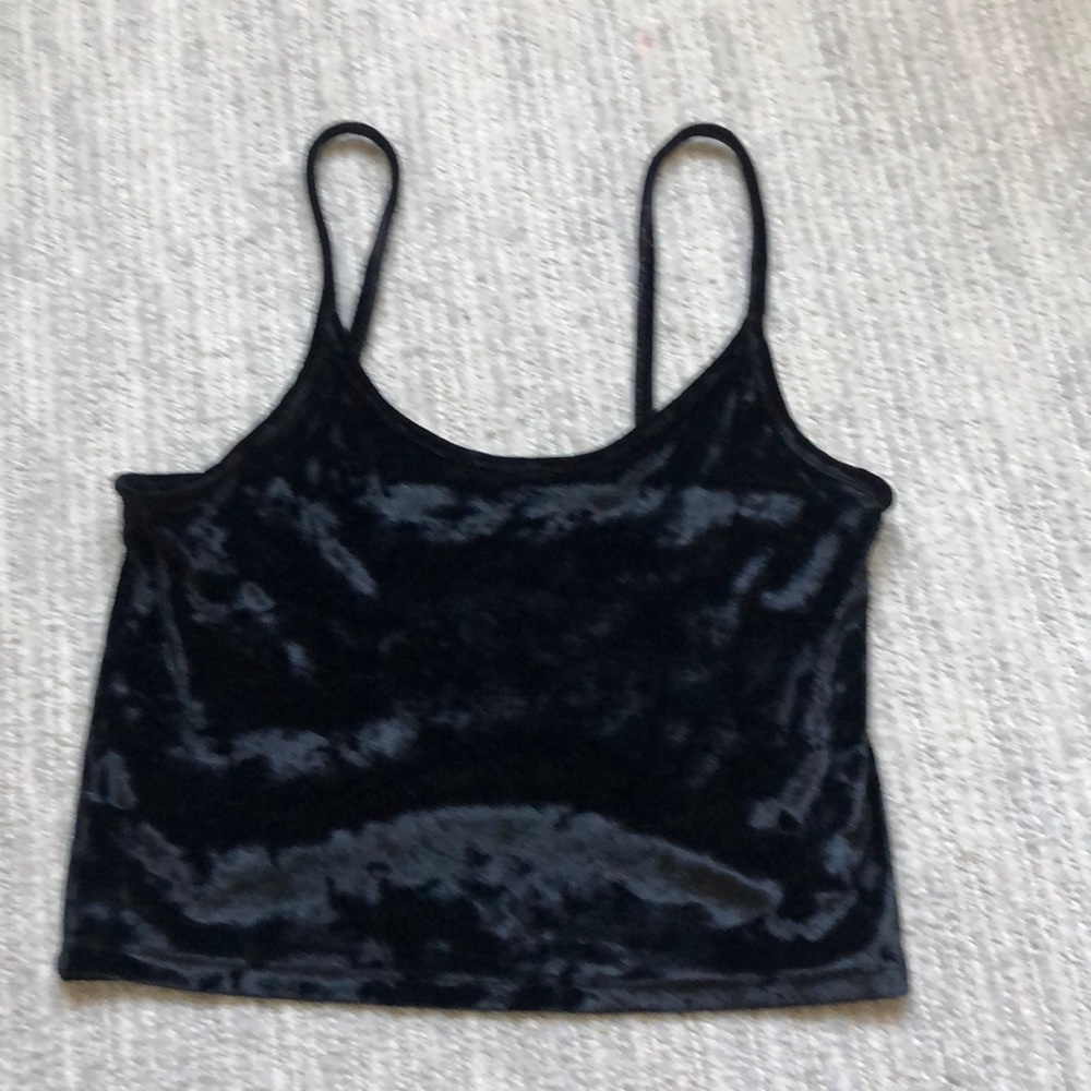 Pacsun(me to we essentials) black velvet crop top